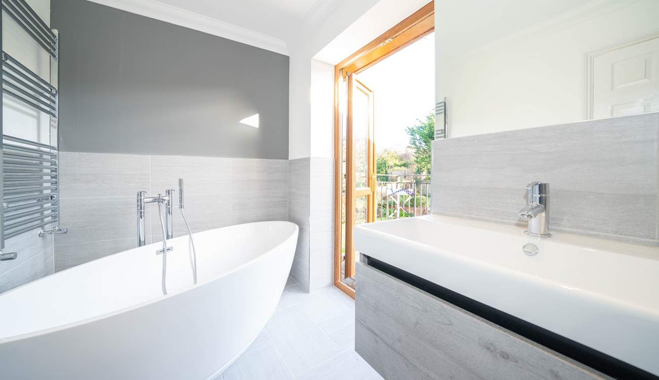 The light and airy main bedroom en suite...