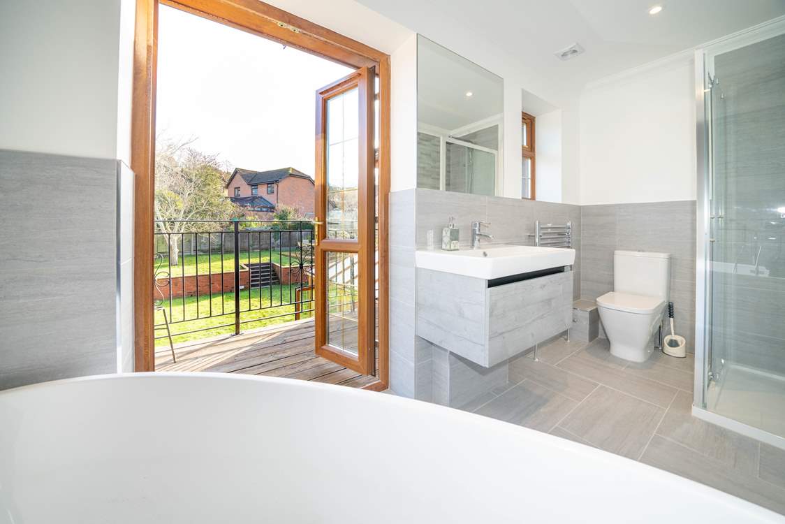 ... perfect while relaxing in the bath surrounded by bubbles, with the sun rise or sun set in view!