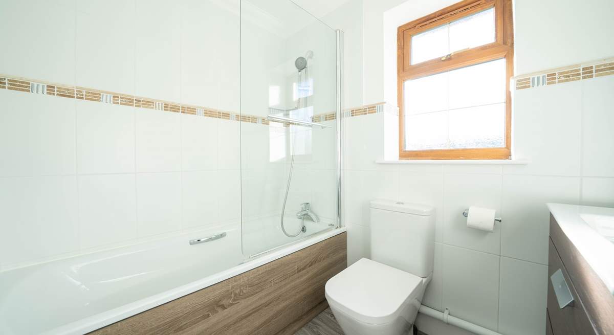 with a modern en suite Jack and Jill bathroom.