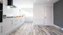 Enjoy preparing picnic lunches and rustling up hearty suppers in the stunning recently refurbished kitchen/diner.