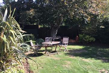It's the simple things, such as having a picnic in the garden, which brighten your holiday highlights.