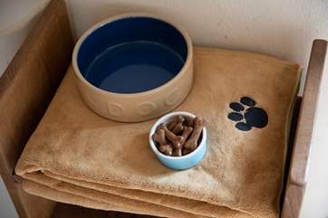 Even your four-legged friends are treated to goodies on arrival.