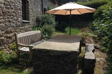 What a glorious table to enjoy a spot of dining al fresco.