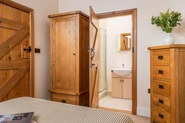 The main bedroom has a lovely en suite Shower-room.