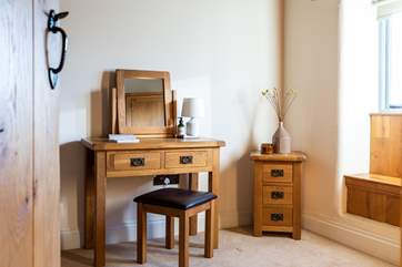 The twin room is beautifully furnished.