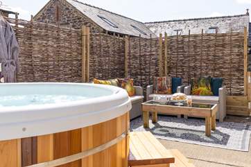 Badger Barn has a lovely front lawned area which looks out over the countryside. The owners have added extra screening giving you a little extra privacy from the neighbouring barns.