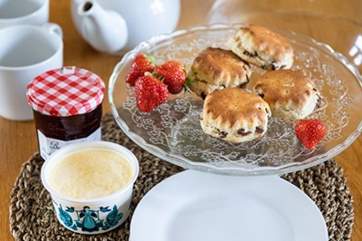 Be sure to enjoy your cream tea on arrival at the barn.