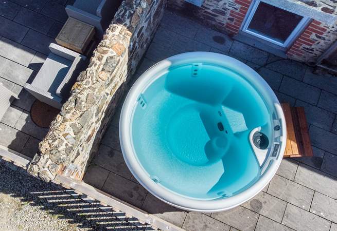 Swallow Barn has a wonderful hot tub for you to enjoy! 