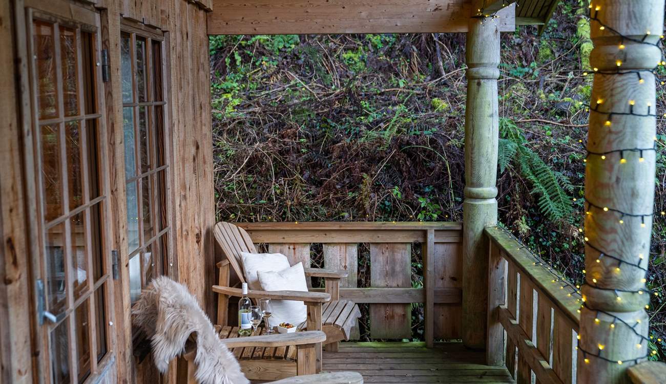 As dusk falls Y Berllan Hideaway becomes even more magical. 