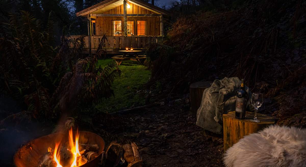 Gather around the fire-pit and toast marshmallows under the star-lit sky. 