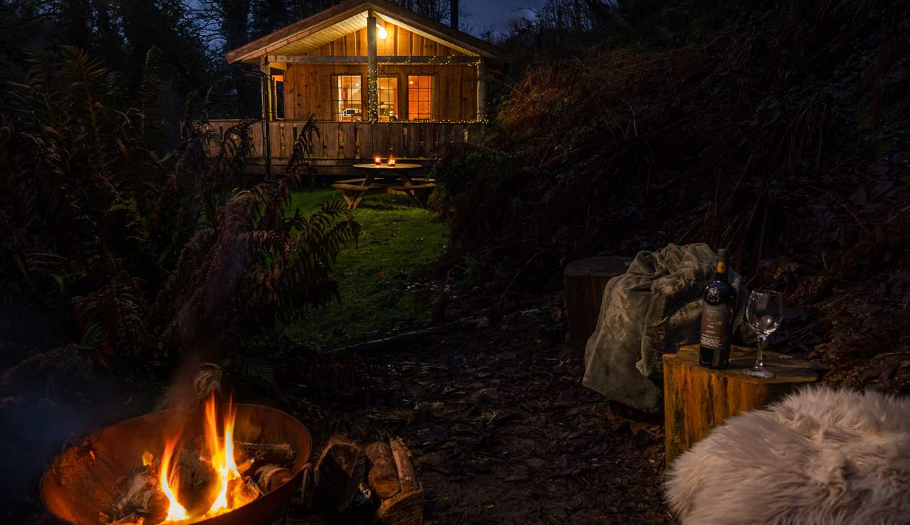 Gather around the fire-pit and toast marshmallows under the star-lit sky. 
