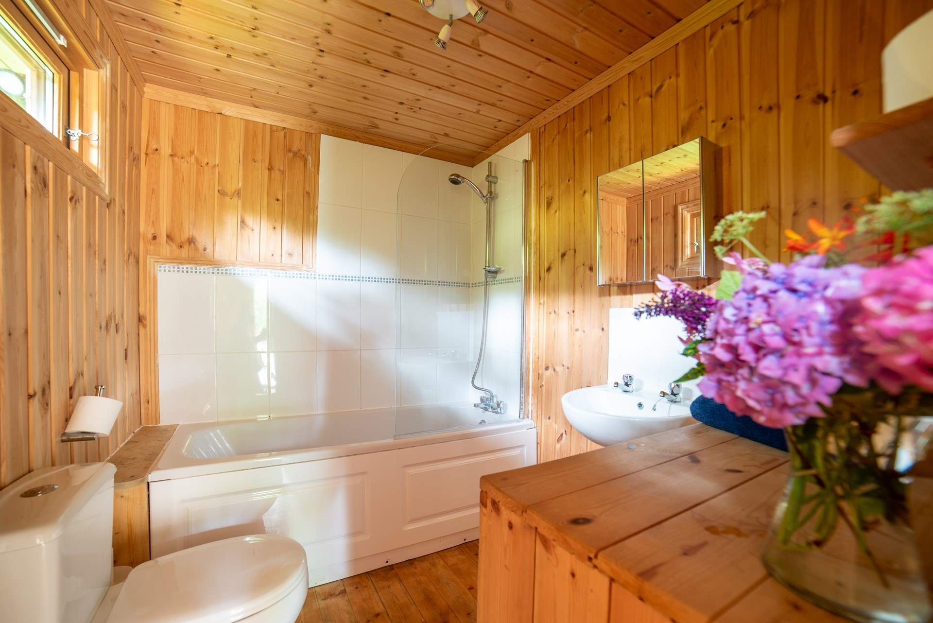 The family bathroom is perfect for refreshing after a salty sea swim. 