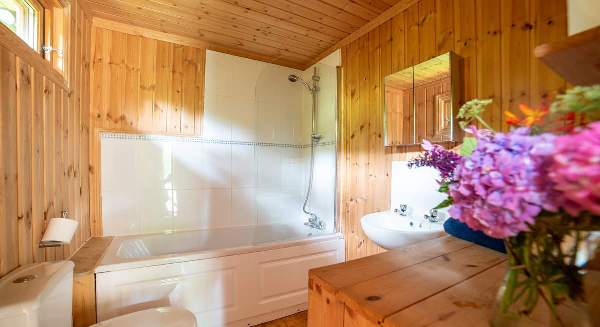 The family bathroom is perfect for refreshing after a salty sea swim. 