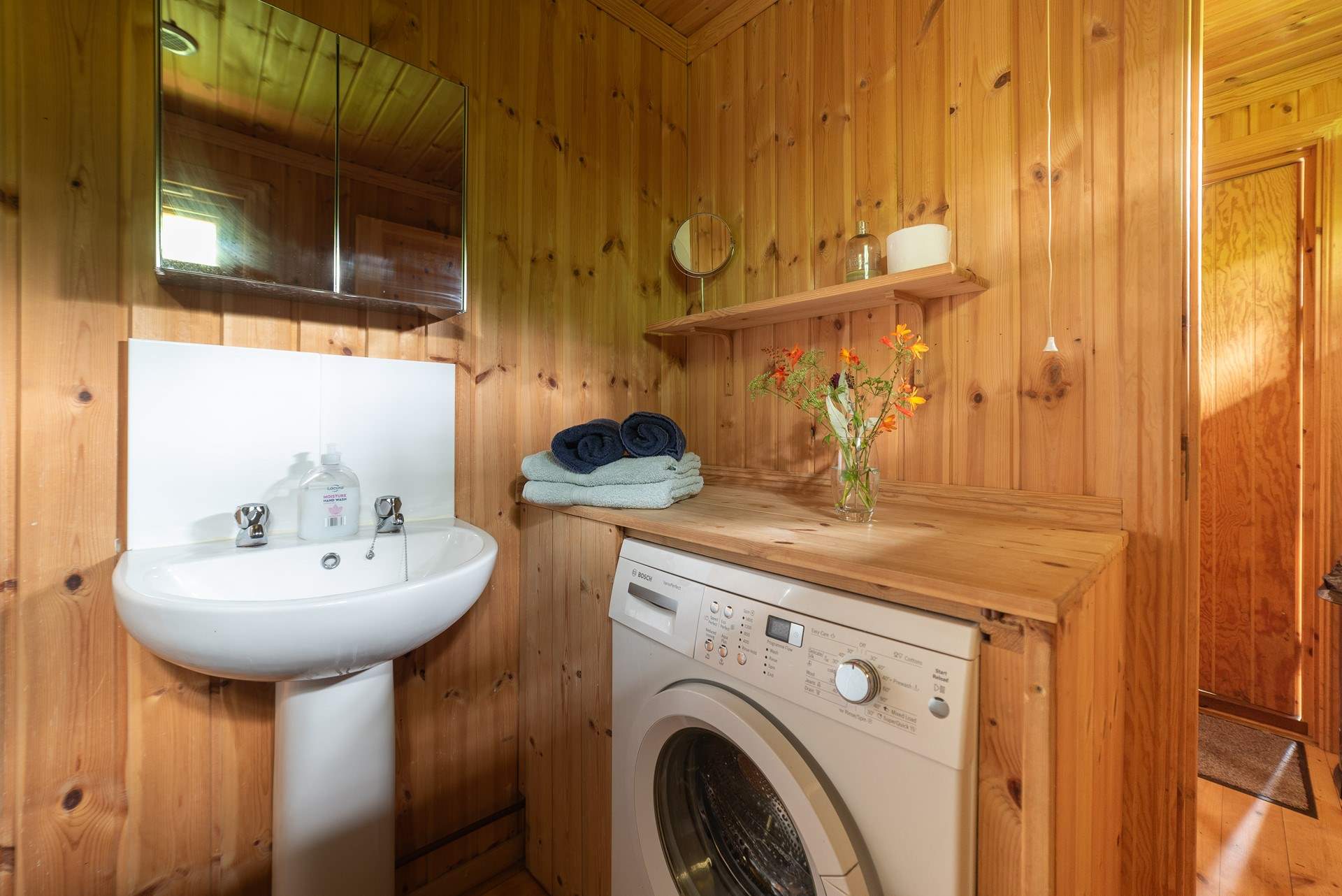 And has a handy washing machine. 