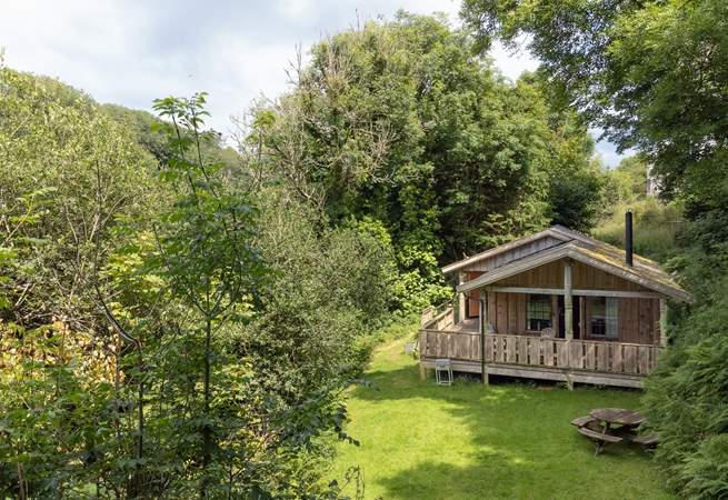 Nestled in ancient woodland this hidden haven offers the most restorative getaway. 