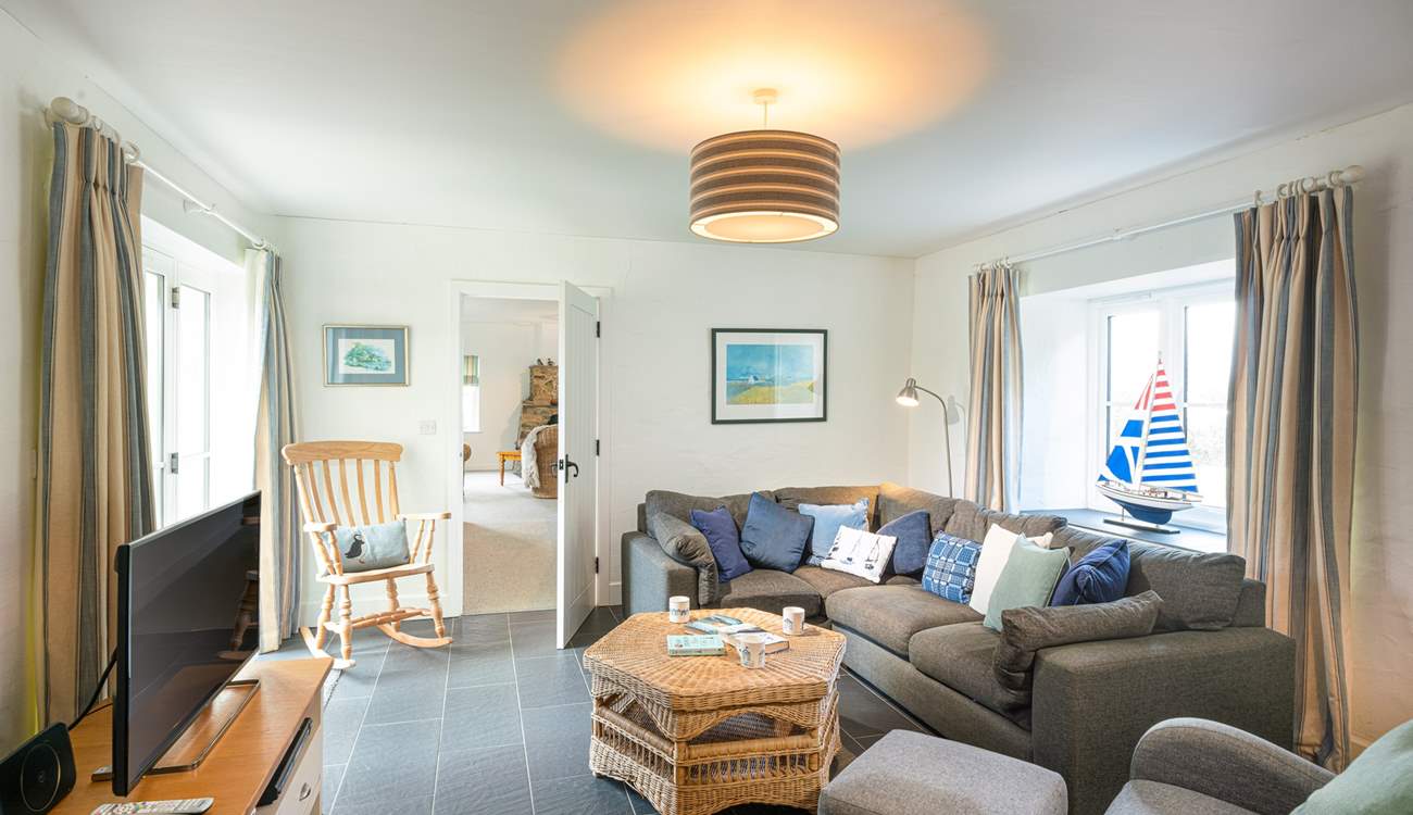 Bright and comfortable sitting-room. 