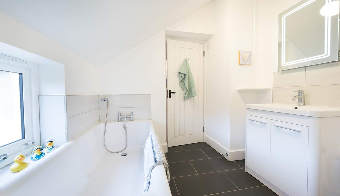 Family bathroom on the first floor.