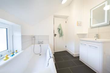 Family bathroom on the first floor.
