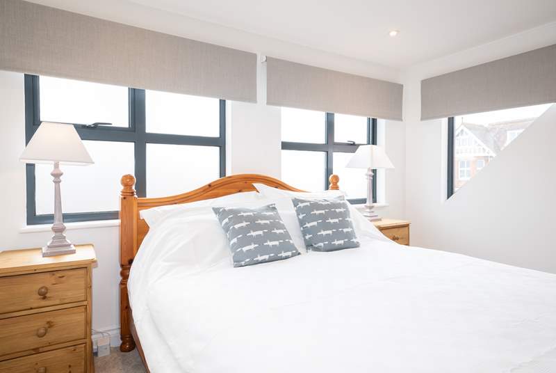 The sixth bedroom situated on the second floor is spacious and comfortable, overlooking the front of Woodlands. Please note there is some head height restriction.