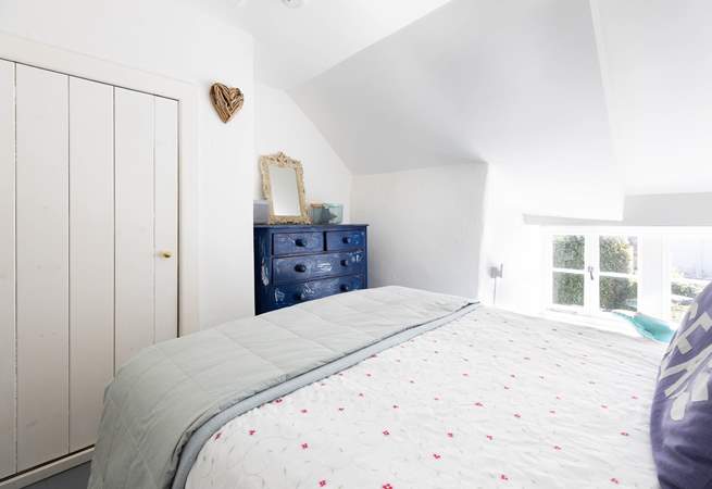 This charming cottage is so relaxing. 