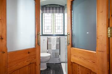 ...leading into an en suite shower-room.