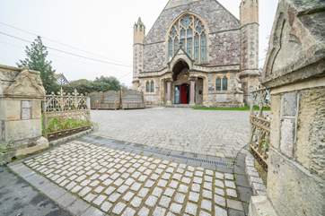 You have the advantage of lots of private parking at the front of Church House. There is also a decked patio area for you to enjoy dining al fresco on those warm blissful days