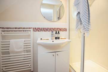 The small but perfectly formed en suite to bedroom 3.