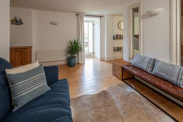 The snug area also offers space, light and comfort.