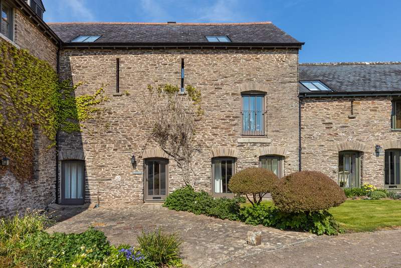 The Granary is a beautiful stone retreat, oozing oodles of charm and character.