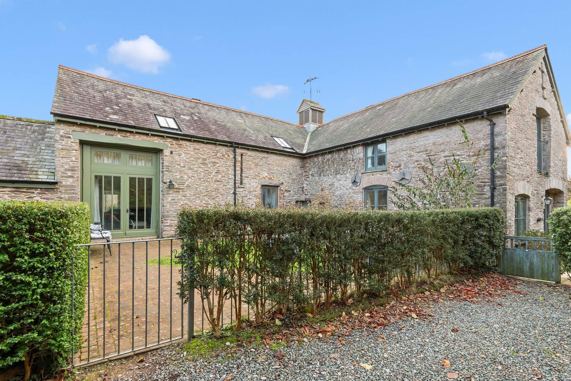 A fabulous sunny spot to enjoy dining al fresco.