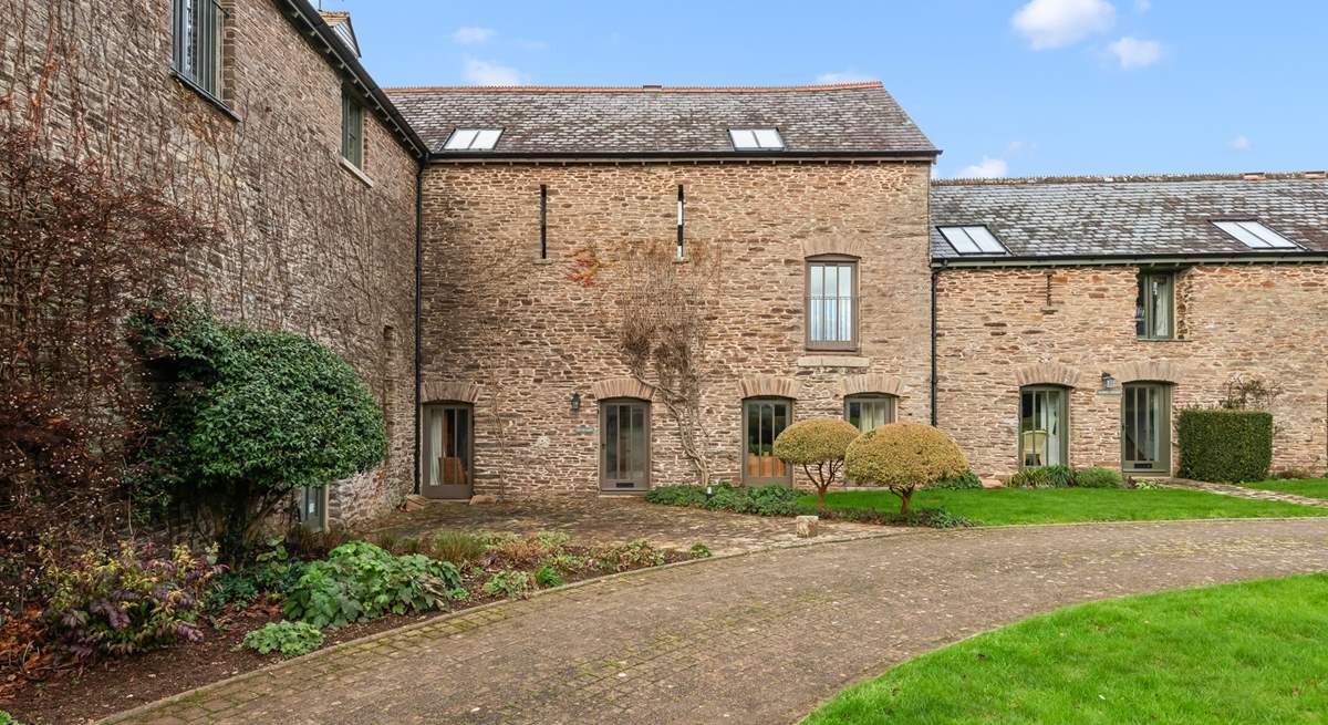 The Granary is a beautiful stone retreat, oozing oodles of charm and character.