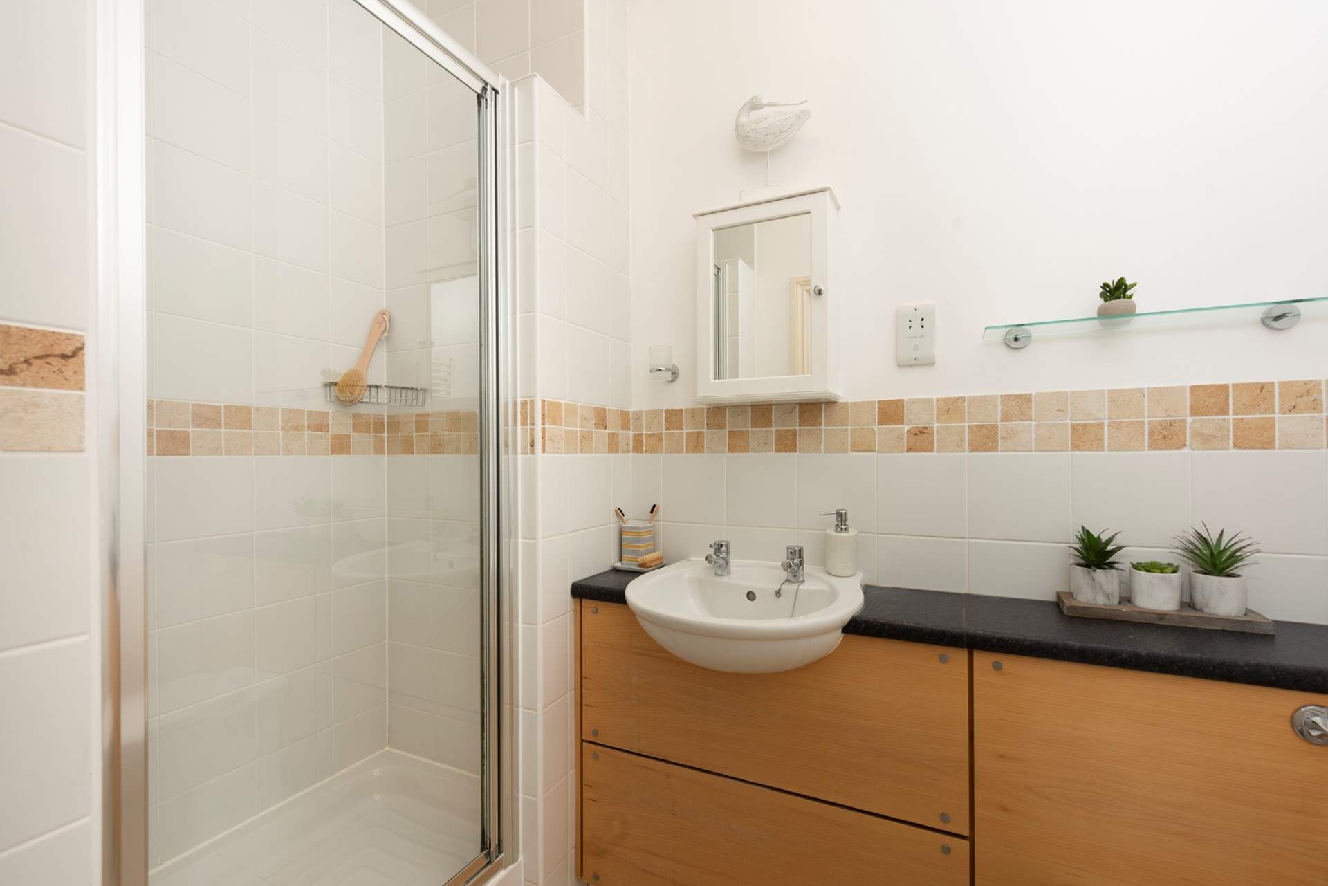 The en-suite shower room for the principle bedroom. 