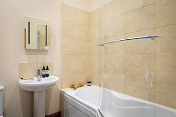 The main bathroom next to the twin room.