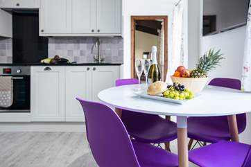 Refurbished during 2020 this lovely holiday cottage combines traditional features with modern styling.