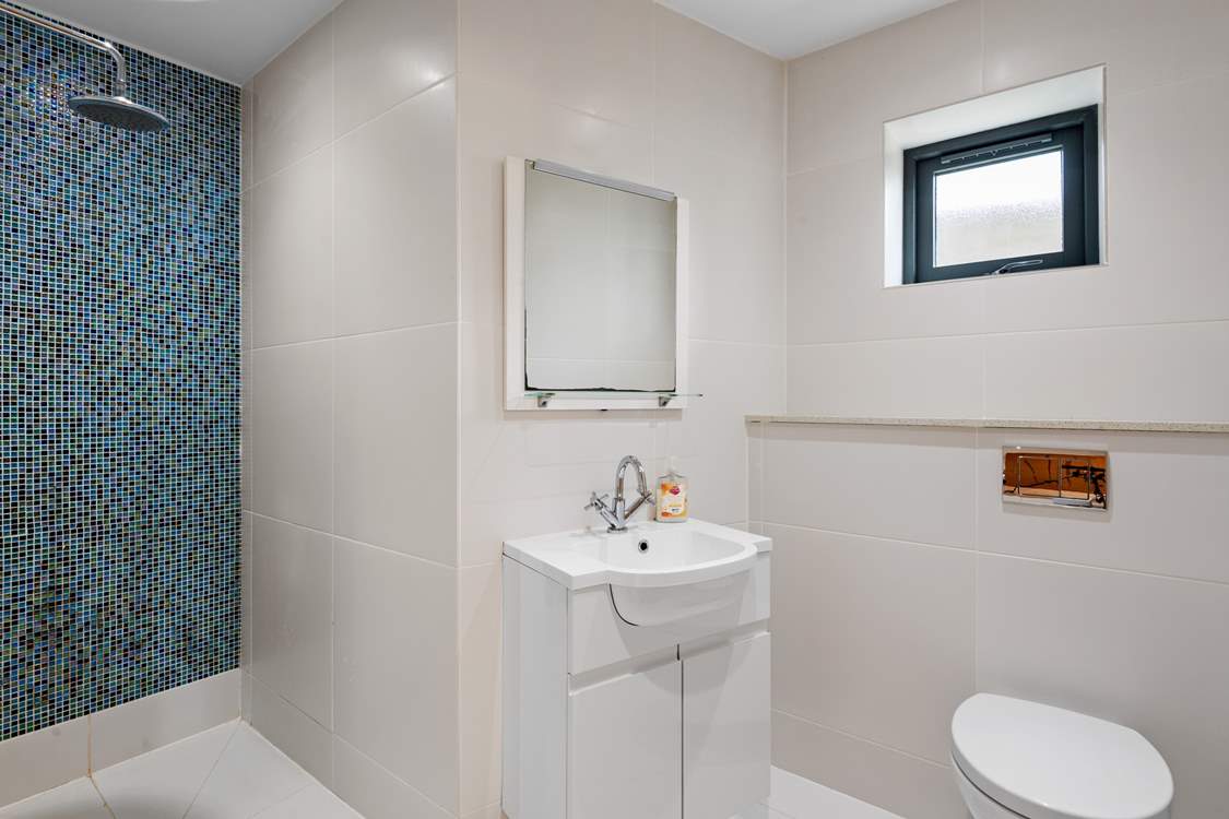 En suite to bedroom one.