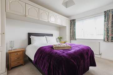 Pretty Bedroom 1.