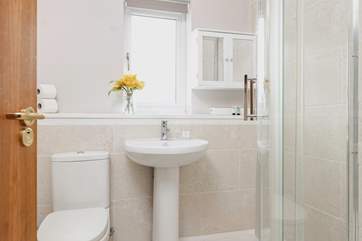 Bedroom 1's en-suite.