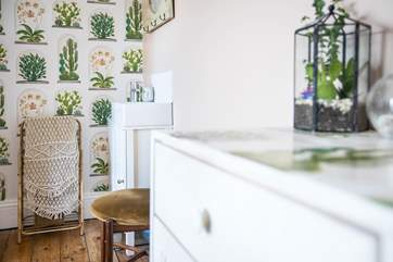 You will find a handy wash-basin in the corner of the bedroom.