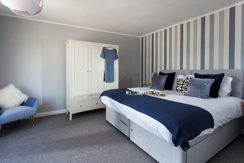 This stylish bedroom can be made up as a super-king double or two single beds, the choice is yours.