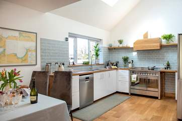 The stylish kitchen.