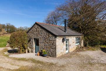 Welcome to Anella - it is Cornish and means ‘to breathe’.