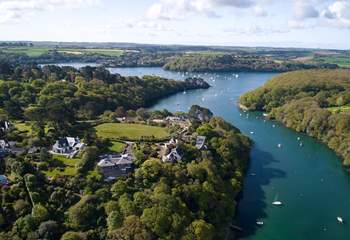The tranquil banks of the Helford river are nearby. 