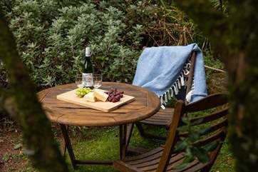 Such a sweet spot to enjoy the peaceful and tranquil ambiance of this beautiful location.