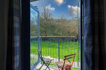 Open up the doors in the dining-area to enjoy the views.