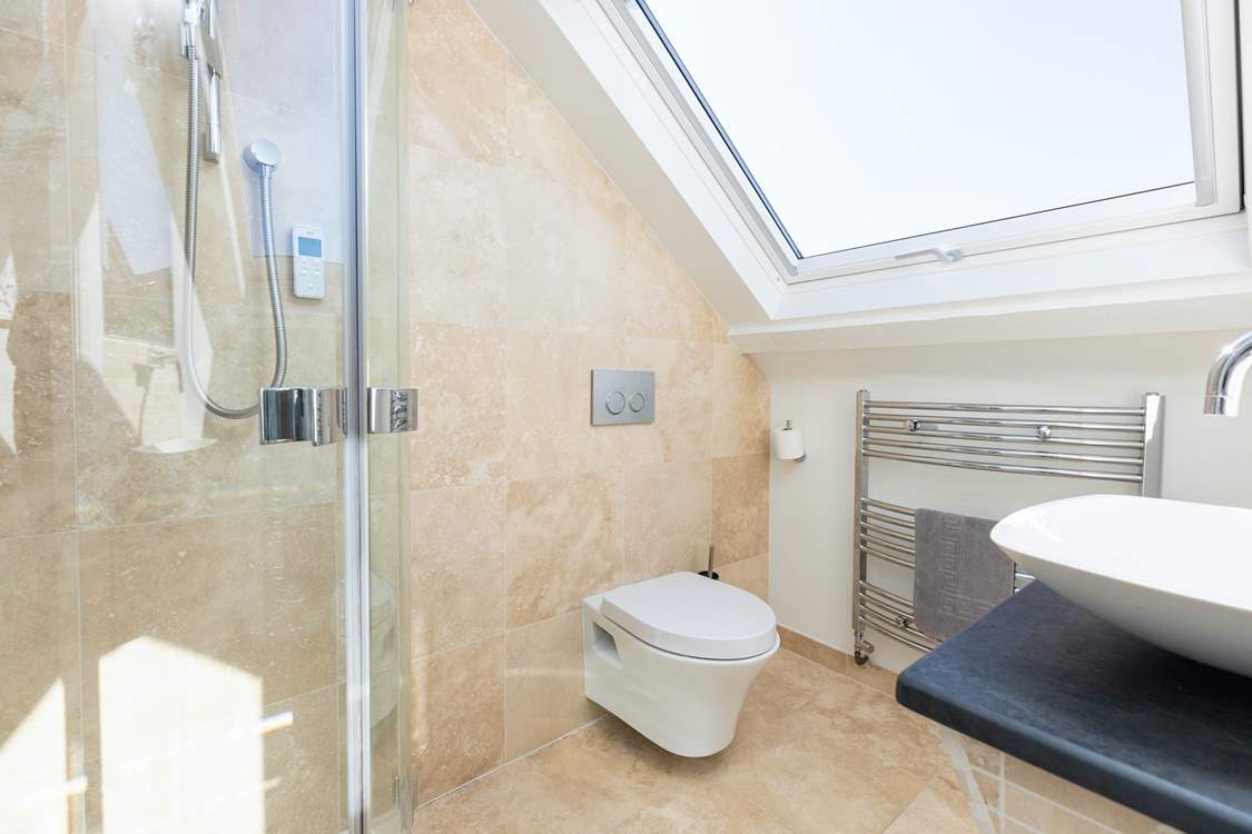 En suite to bedroom 7.