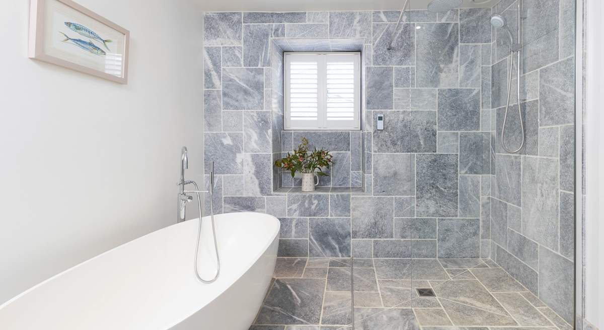 What a glorious family bathroom. Good luck getting the little ones out of that bath!