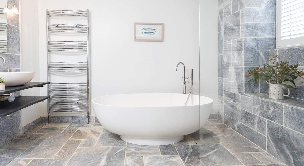 Sink back and relax in this fabulous tub.