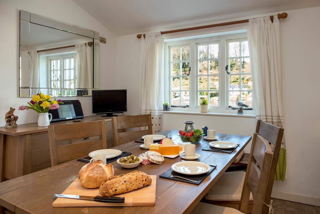 You'll never tire of the view at mealtimes.