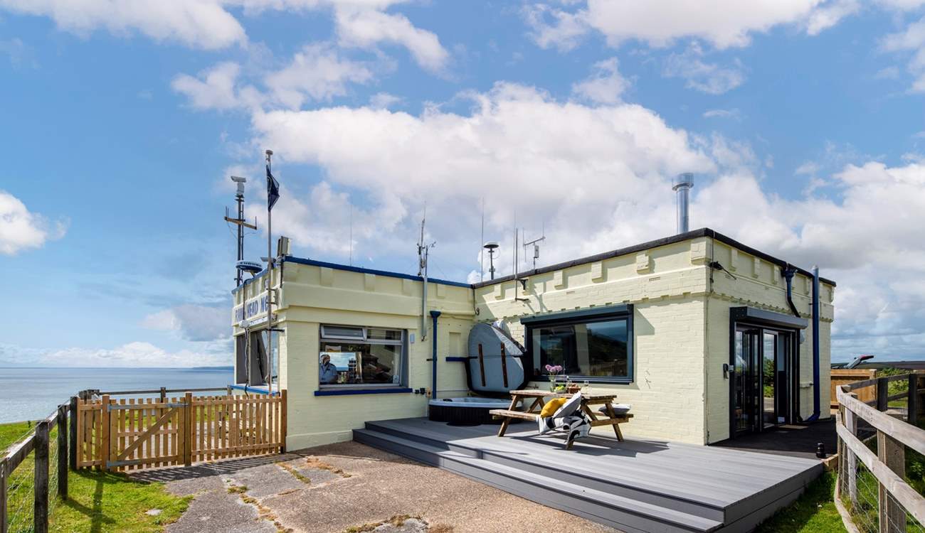 Rame Head Lookout is located next to the Coastwatch station.