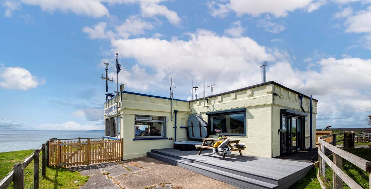 Rame Head Lookout is located next to the Coastwatch station.